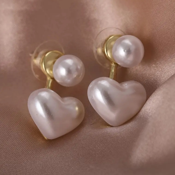 Jewelry - NEW Pearl Heart Earrings